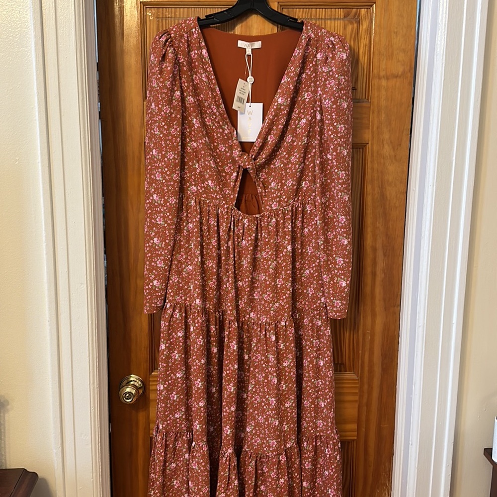 Wayf floral keyhole tiered dress NWT